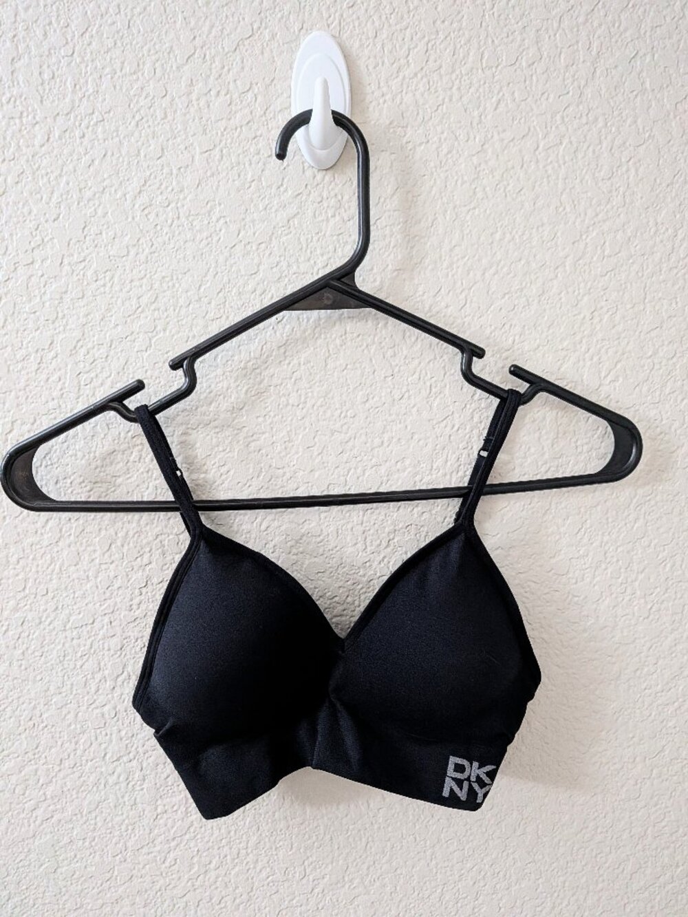 BNWOT DKNY black seamless bra - Size Small
